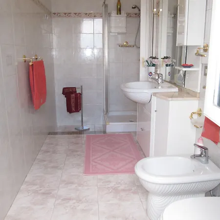 فندق مبيت وإفطار Montagne Rocciose Frascineto