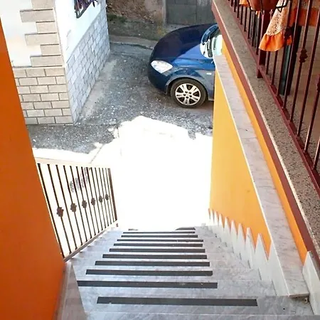 Montagne Rocciose Bed & Breakfast 3*