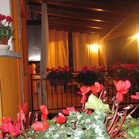 Montagne Rocciose فندق مبيت وإفطار 3*