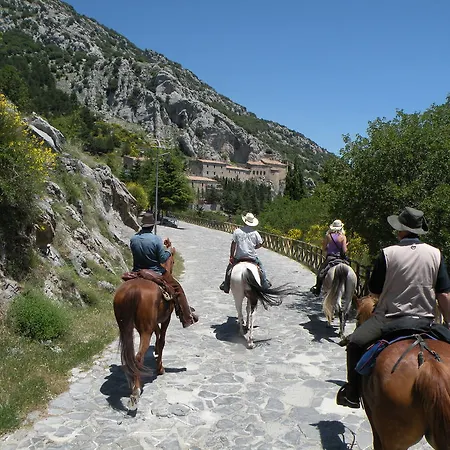 Bed & Breakfast Montagne Rocciose 3*