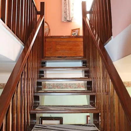 فندق مبيت وإفطار Montagne Rocciose 3*