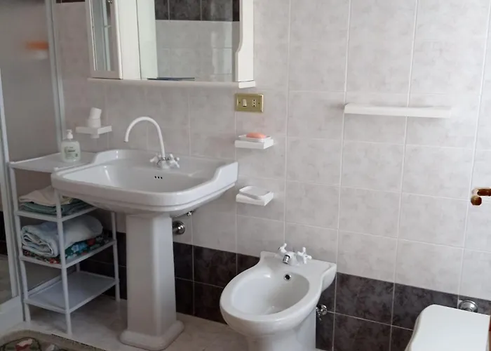 Montagne Rocciose לינה וארוחת בוקר Frascineto