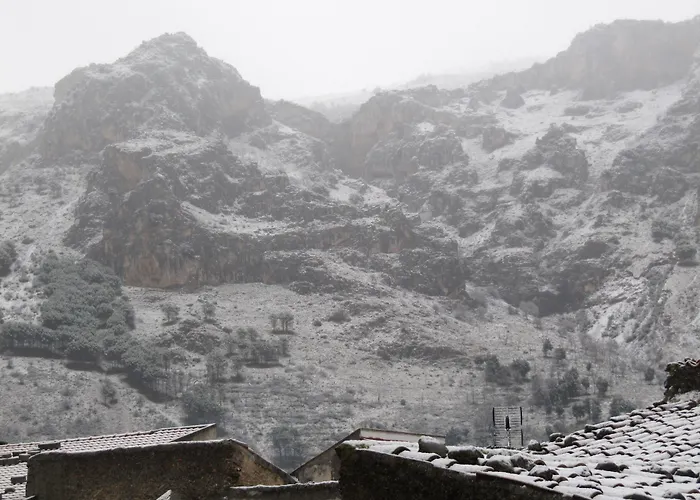 Montagne Rocciose לינה וארוחת בוקר