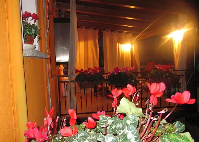 Montagne Rocciose לינה וארוחת בוקר 3*