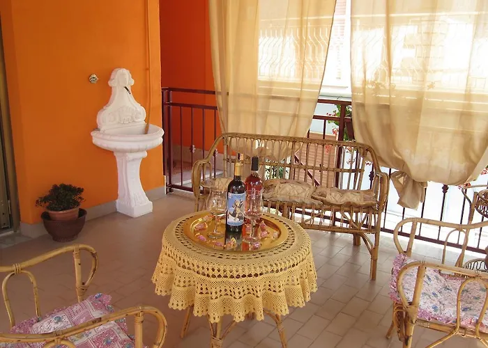 Montagne Rocciose לינה וארוחת בוקר 3*