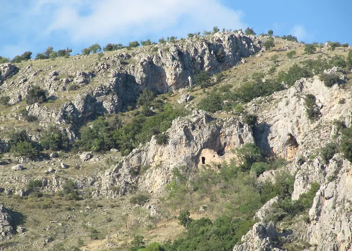 לינה וארוחת בוקר Montagne Rocciose 3*