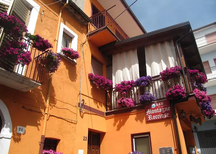 לינה וארוחת בוקר Montagne Rocciose 3*